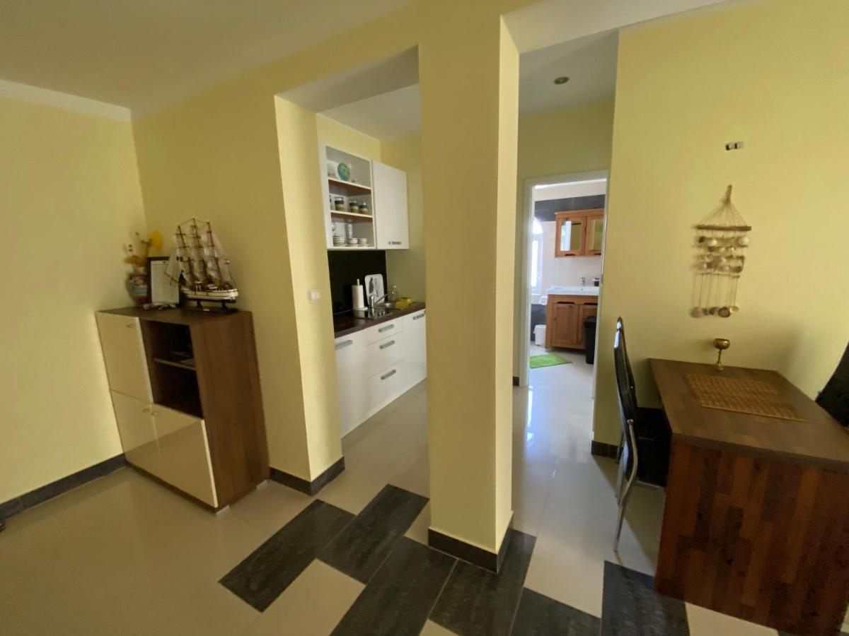 Apartments Villa Lora Kraj  エクステリア 写真