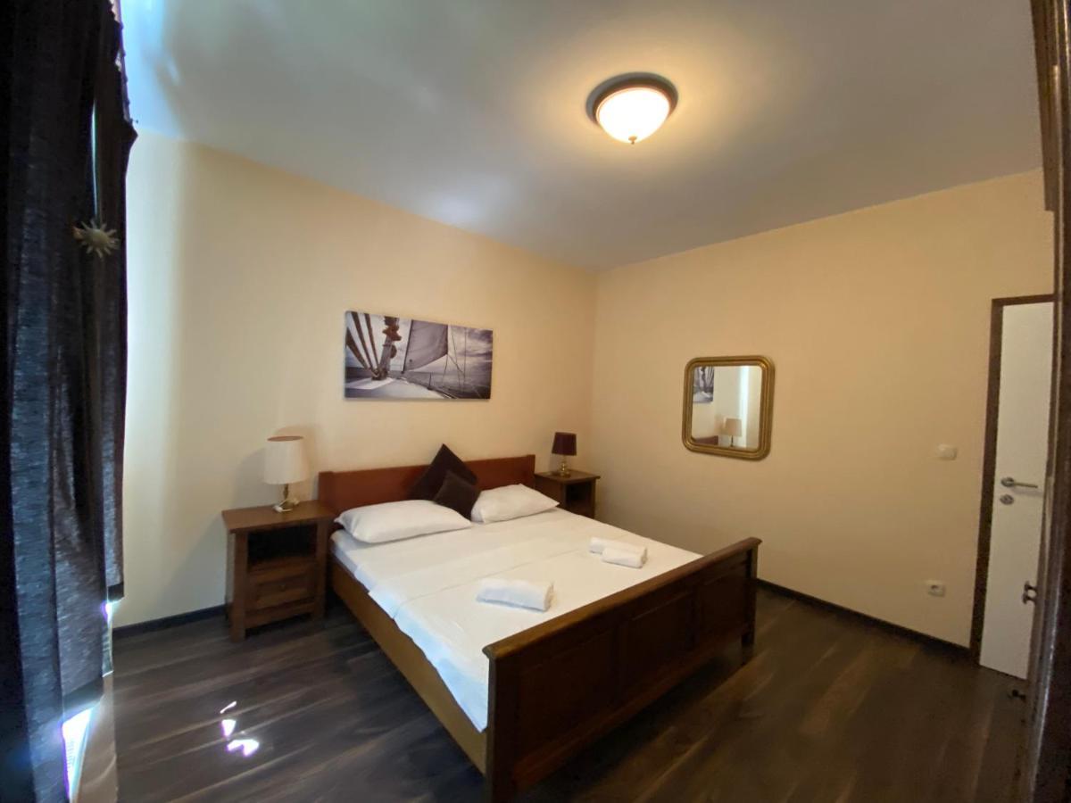 Apartments Villa Lora Kraj  エクステリア 写真