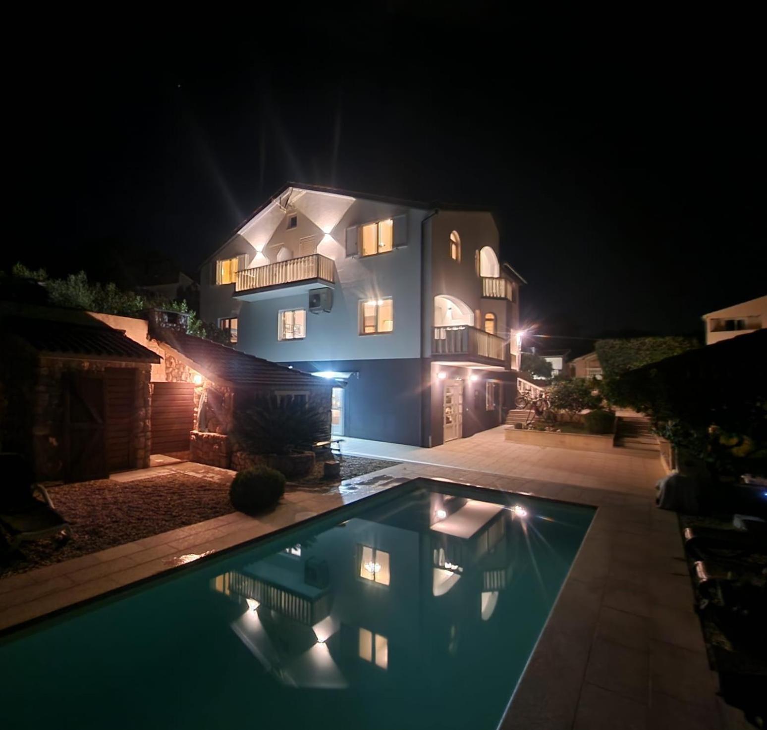 Apartments Villa Lora Kraj  エクステリア 写真